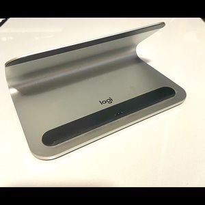 Logi (Logictech) IPad Pro,BASE charger UD-0010